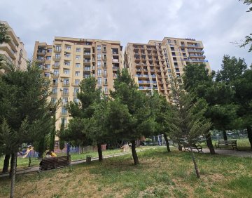 ქირავდება 2 ოთახიანი ბინა