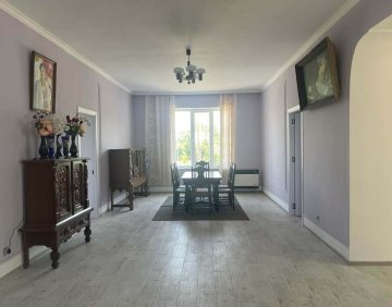 Сдаётся 600 м дом