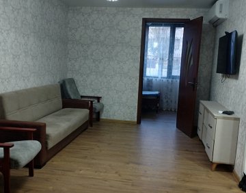 ქირავდება დღიურად 3 ოთახიანი ბინა