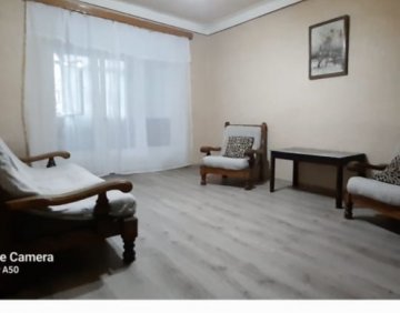 ქირავდება 2 ოთახიანი ბინა