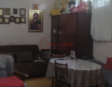 იყიდება 2 ოთახიანი ბინა