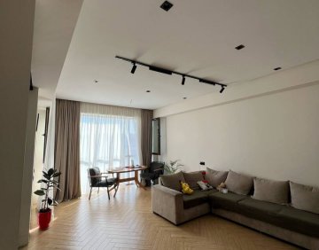 For sale 4 room flat