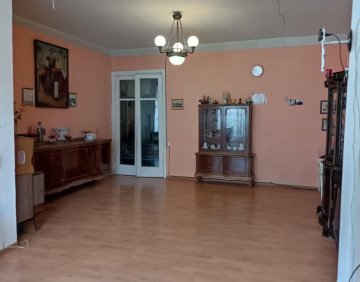 იყიდება 3 ოთახიანი ბინა