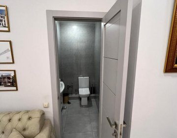 იყიდება 93 მ² კომერციული ფართი