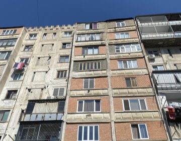 იყიდება 4 ოთახიანი ბინა