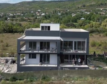 იყიდება 418 მ² სახლი / აგარაკი