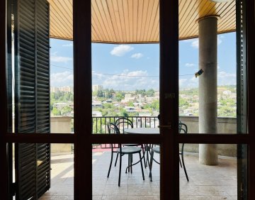 For sale 400 m² house