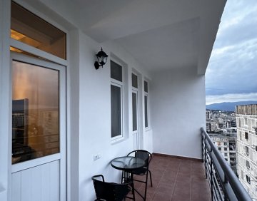 ქირავდება 3 ოთახიანი ბინა