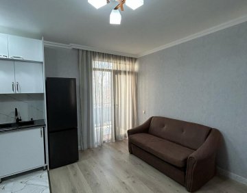 ქირავდება 5 ოთახიანი ბინა