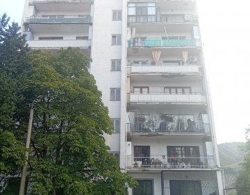 იყიდება 3 ოთახიანი ბინა