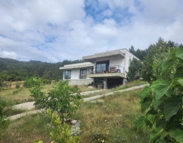 For sale 250 m² house