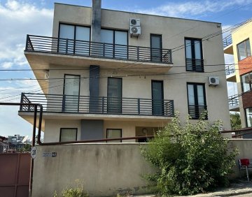 For sale 460 m² house