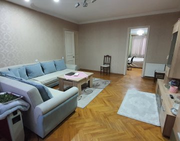 იყიდება 3 ოთახიანი ბინა