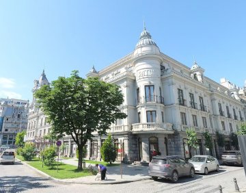 იყიდება 5 ოთახიანი ბინა
