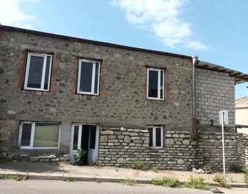 For sale 105 m² house