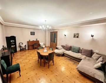 იყიდება 4 ოთახიანი ბინა