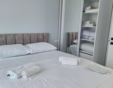 ქირავდება დღიურად 2 ოთახიანი ბინა