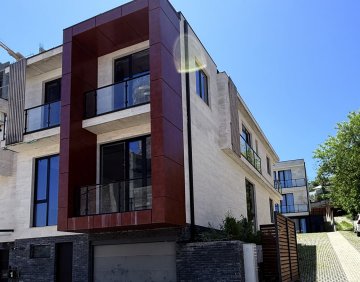 For sale 273 m² house