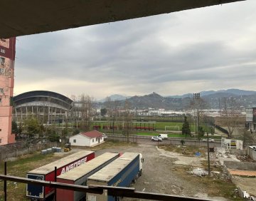 იყიდება 2 ოთახიანი ბინა