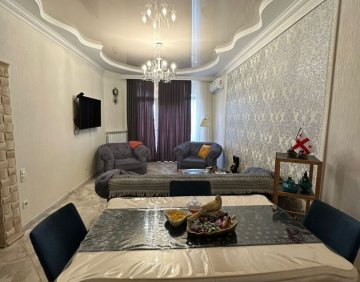 იყიდება 3 ოთახიანი ბინა