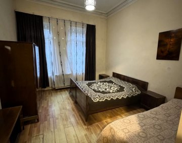ქირავდება 3 ოთახიანი ბინა