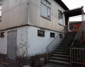 იყიდება 1350 მ² სახლი / აგარაკი