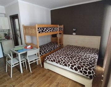 ქირავდება დღიურად სტუდიოს ტიპის ბინა