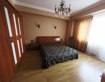 For sale 4 room flat