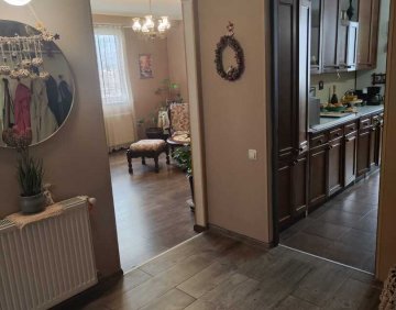 Продается 4 Комнатная квартира