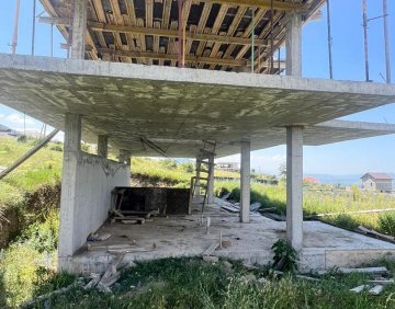 იყიდება 700 მ² მიწის ნაკვეთი