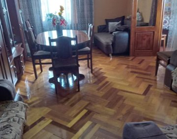 იყიდება 2 ოთახიანი ბინა