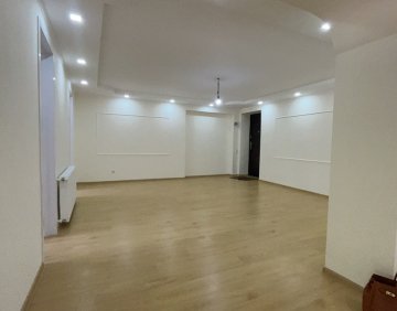 იყიდება 5 ოთახიანი ბინა