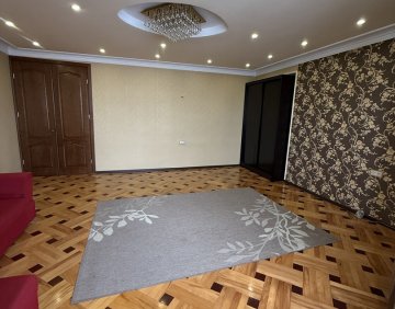 იყიდება 4 ოთახიანი ბინა