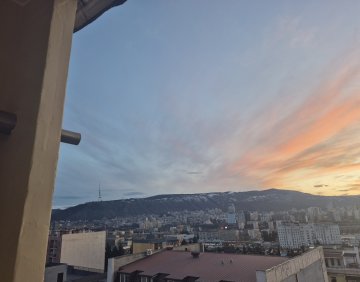 იყიდება 2 ოთახიანი ბინა