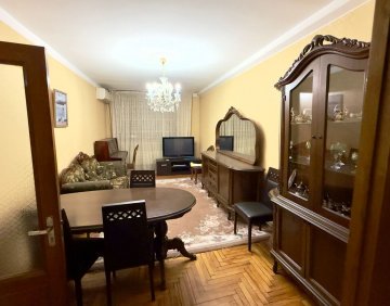 იყიდება 3 ოთახიანი ბინა