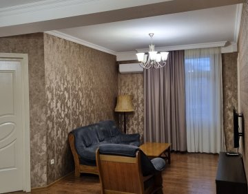 ქირავდება დღიურად 3 ოთახიანი ბინა