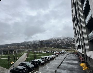 იყიდება 4 ოთახიანი ბინა
