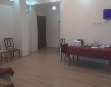 იყიდება 5 ოთახიანი ბინა