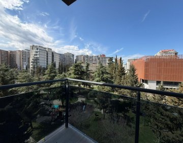 ქირავდება 2 ოთახიანი ბინა