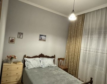 ქირავდება 2 ოთახიანი ბინა