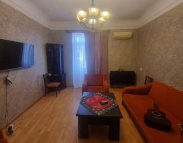 ქირავდება 3 ოთახიანი ბინა