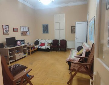 იყიდება 5 ოთახიანი ბინა