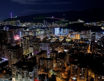 იყიდება 2 ოთახიანი ბინა