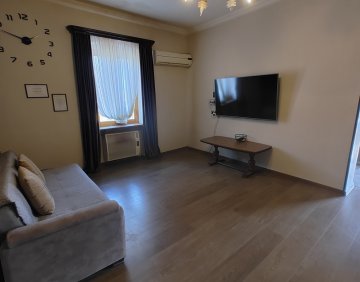 იყიდება 5 ოთახიანი ბინა