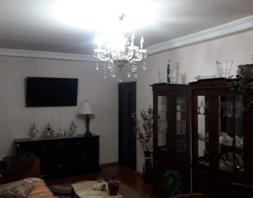 იყიდება 3 ოთახიანი ბინა
