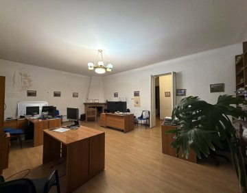 ქირავდება 4 ოთახიანი ბინა