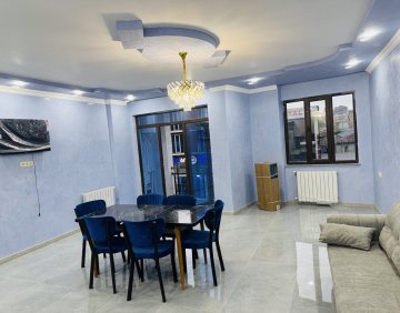 ქირავდება 3 ოთახიანი ბინა