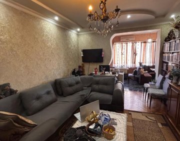 იყიდება 3 ოთახიანი ბინა