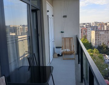 იყიდება 2 ოთახიანი ბინა