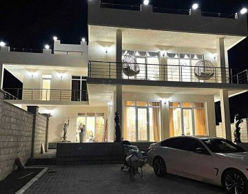 For sale 600 m² house